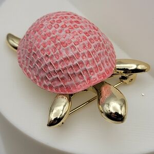 Gerry'S Adorable Vintage Pink and Gold Tone Turtle Brooch